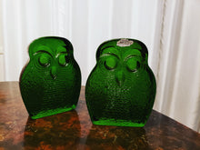 Load image into Gallery viewer, Blenko Owl Bookends
